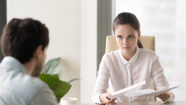 一个男人最困难时只和你借钱