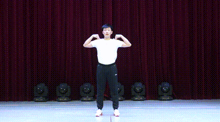 女生扔实心球技巧