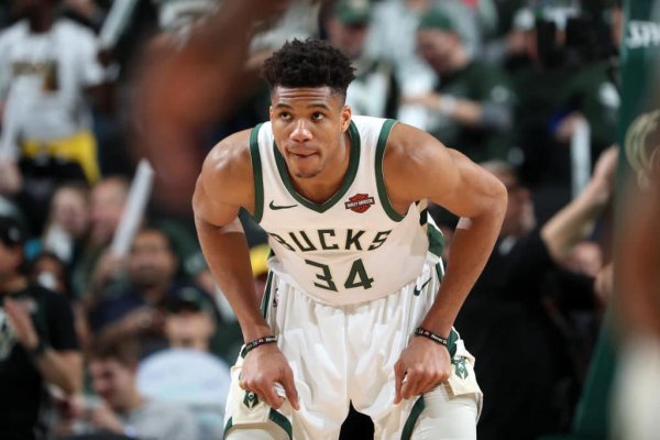 字母哥多高真实身高多少