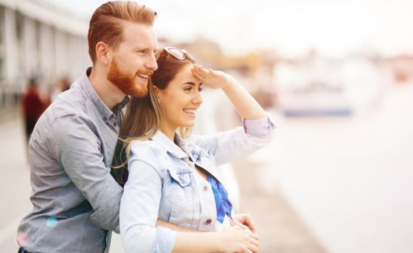 喜欢比自己大的男人是什么心理特征