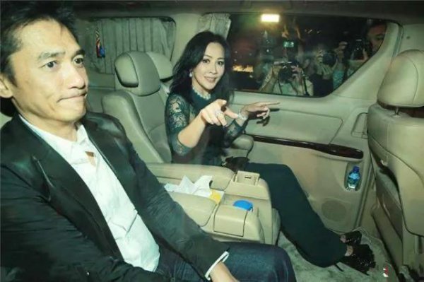 丰田埃尔法为什么在中国这么贵