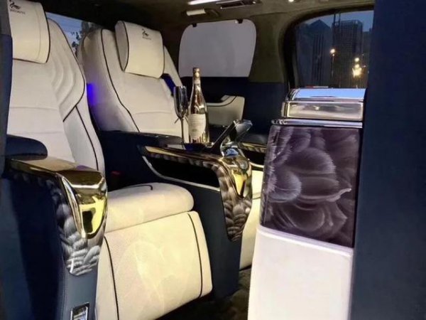 丰田埃尔法为什么在中国这么贵