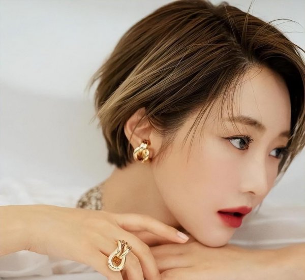 适合中年女性的短发型