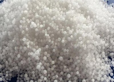 尿素加盐可以除草吗 尿素配什么混合使用能当除草剂