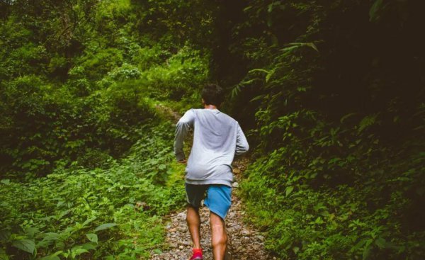 跑步姿势的正确方法与技巧