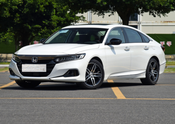 雅阁和迈腾怎么选择实用点