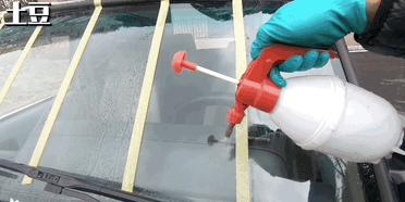 前挡风玻璃油膜怎么去除