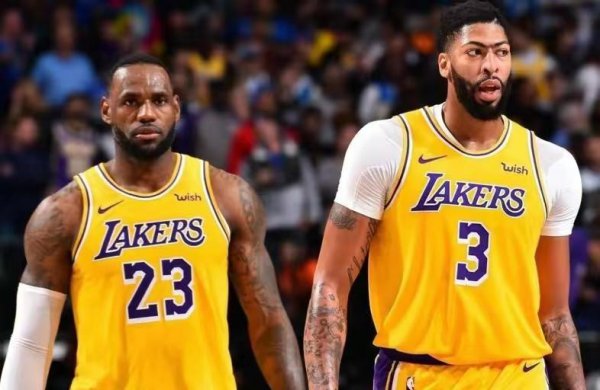 篮球23号是谁的球衣