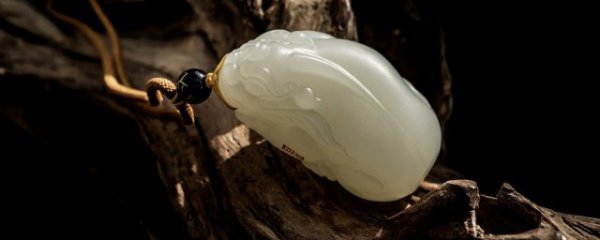 2023本命年戴什么女