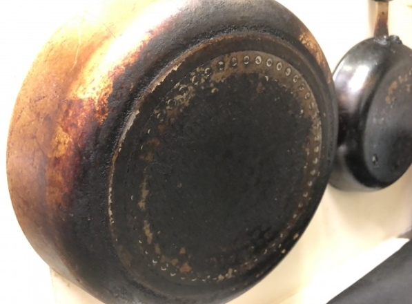 不锈钢锅烧干烧黑了怎么办