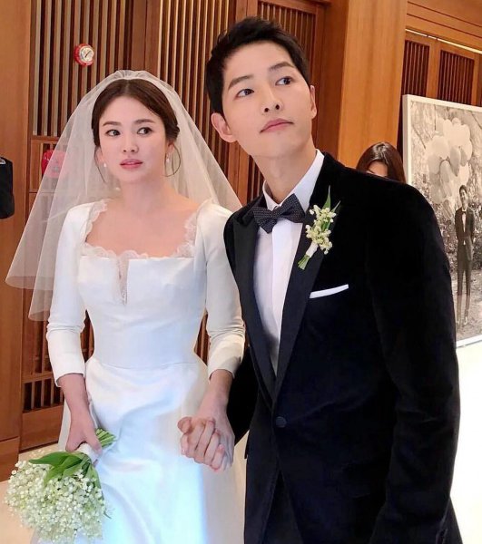 宋仲基和宋慧乔为什么离的婚