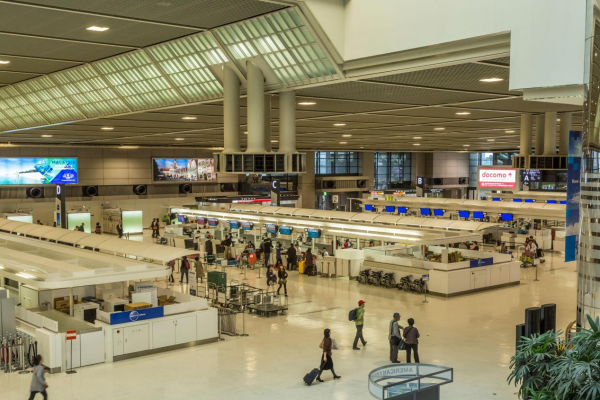 飞机过安检时需要把什么拿出来