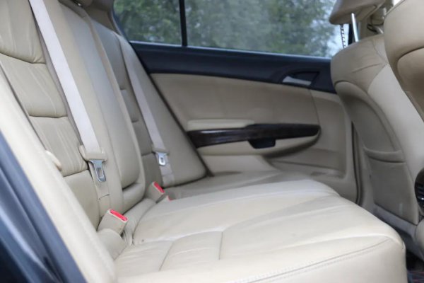 八代雅阁优缺点