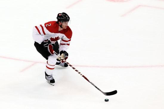 1875年第一次正式的室内冰球赛在哪里举办