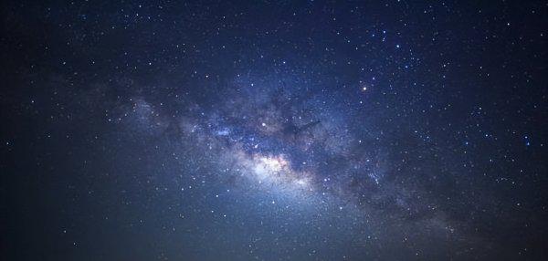 银河系和仙女座星系相撞