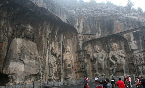 龙门石窟的历史背景和现状