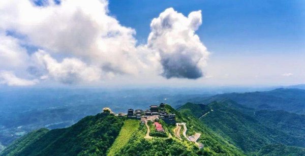 湖北有什么山峰适合游玩