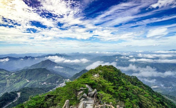 湖北有什么山峰适合游玩