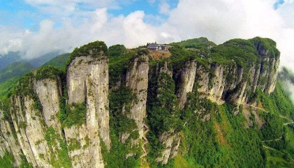 湖北有什么山峰适合游玩