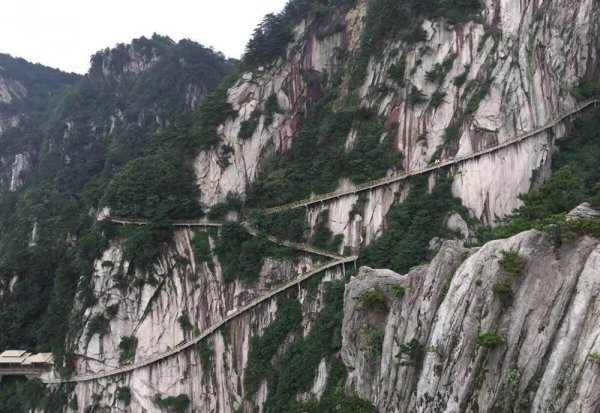 湖北有什么山峰适合游玩