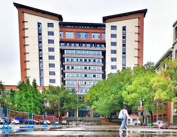 吉首大学在哪个城市