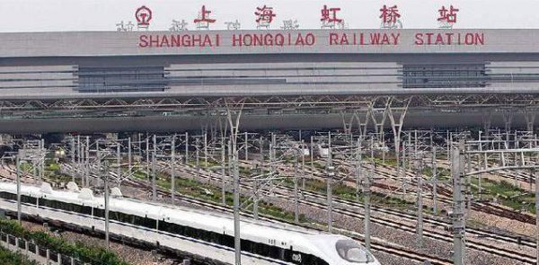 中国最大的高铁站是哪个城市