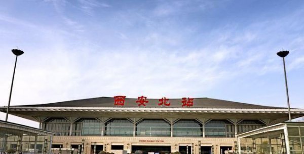 中国最大的高铁站是哪个城市