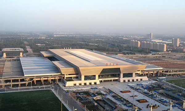 中国最大的高铁站是哪个城市