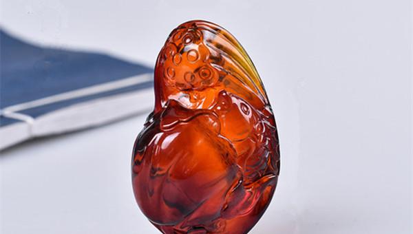 琥珀什么颜色最珍贵