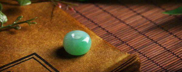 女生适合戴什么玉吊坠