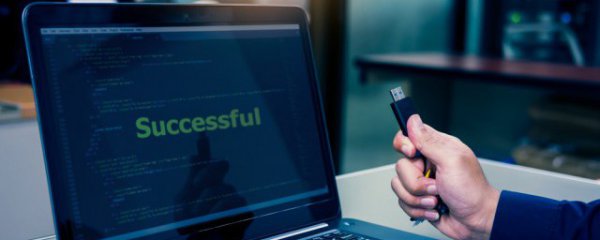 电脑开机显示信号无输入怎么办