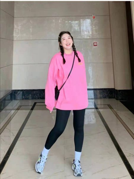 粉色衣服怎么搭配裤子图片