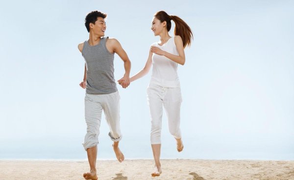 跑步中间能停下来走走再跑吗