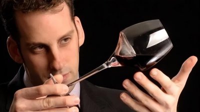 红酒里面有渣渣是怎么回事 红酒有沉淀是好酒还是差酒