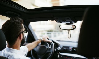 小车里面挂什么物件好卖 小车里面挂哪些物件好卖