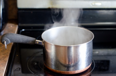 不锈钢锅烧干烧黑了怎么办 高温烧黑的不锈钢锅怎么清理