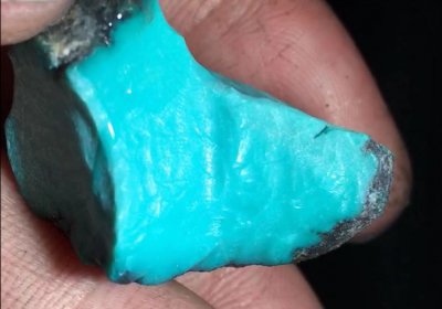 绿松石泡水怎么看真假 鉴别绿松石真假最简单的方法