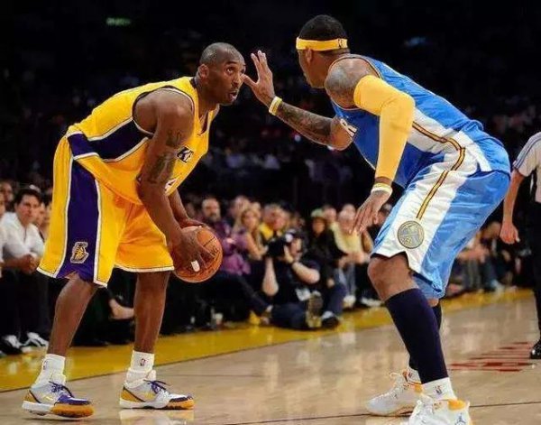 打篮球的基本动作