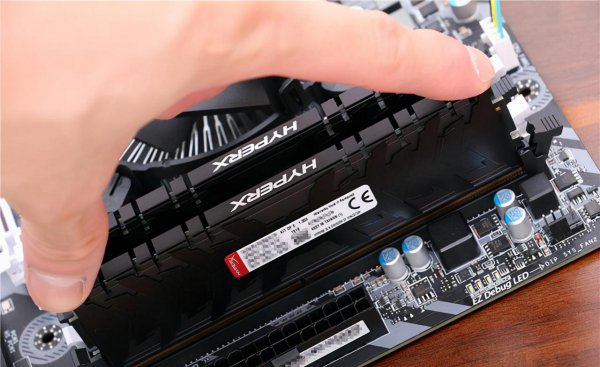 电脑一直黑屏就是开不了怎么办