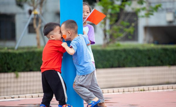 不合群的孩子怎么引导