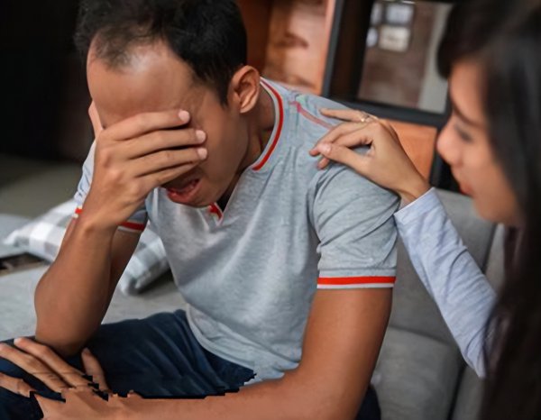 摸了去世老人的手会怎样