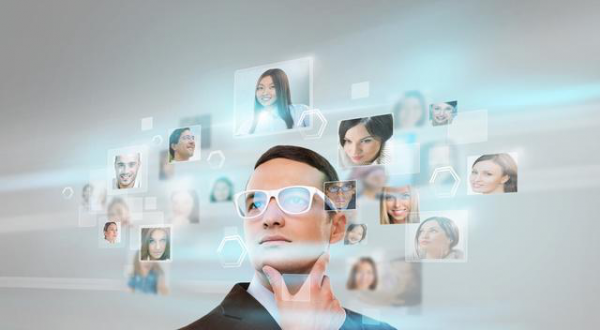 跟客户怎么聊天拉近客户关系