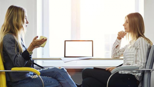 跟客户怎么聊天拉近客户关系