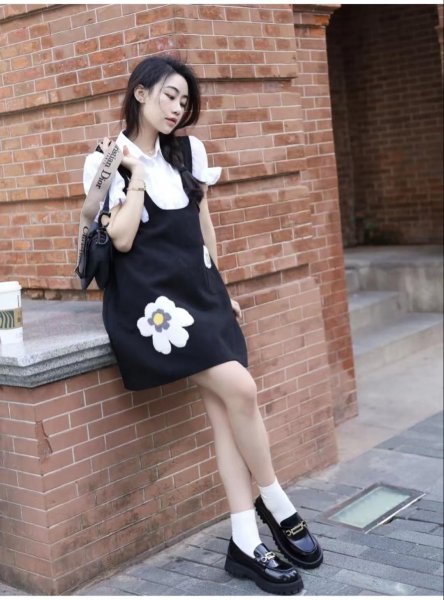 黑色裙子穿什么鞋好看