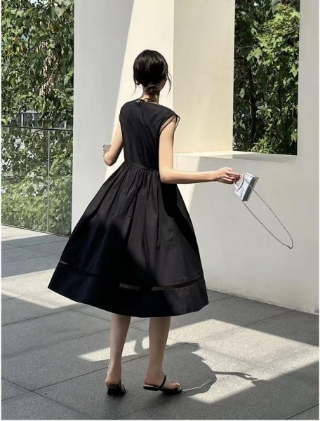 黑色裙子穿什么鞋好看