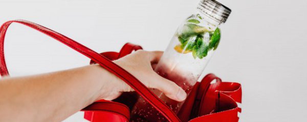 学生的杯子刻什么字