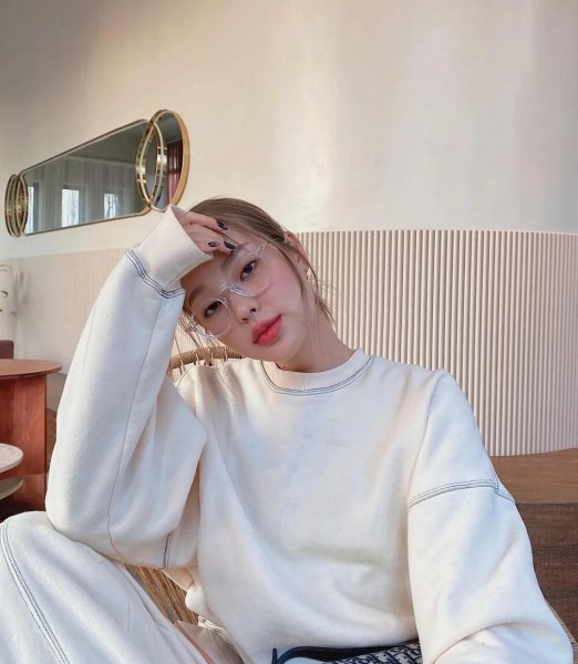 怎样自拍照好看又上镜照片