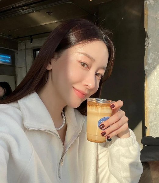 怎样自拍照好看又上镜照片