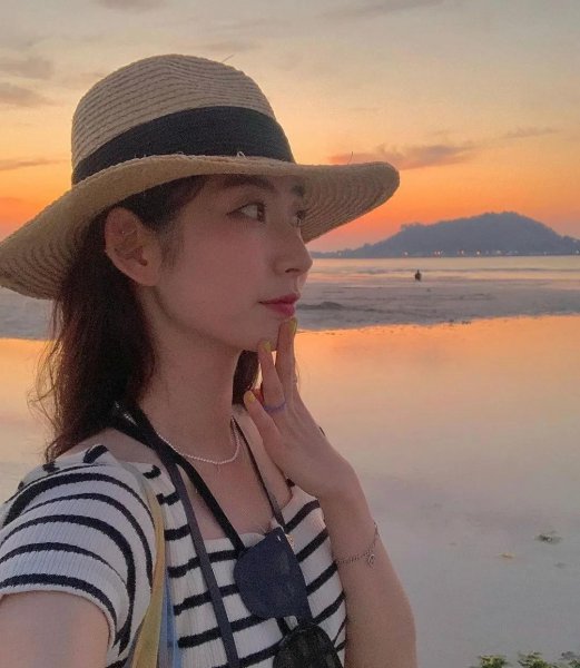 怎样自拍照好看又上镜照片