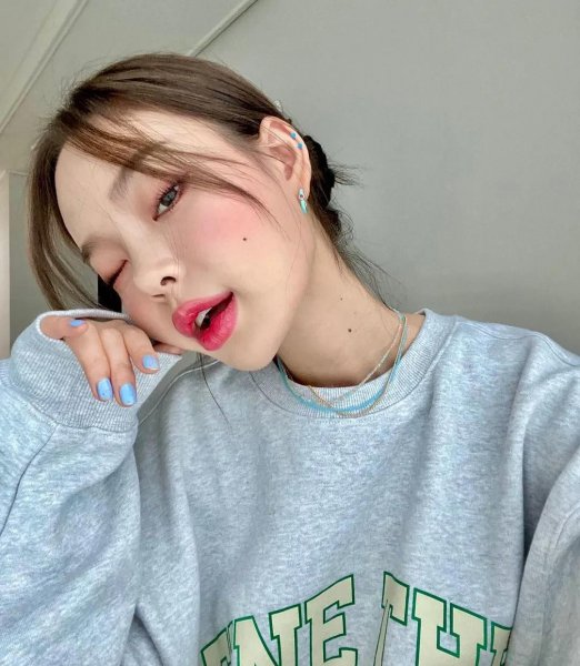 怎样自拍照好看又上镜照片